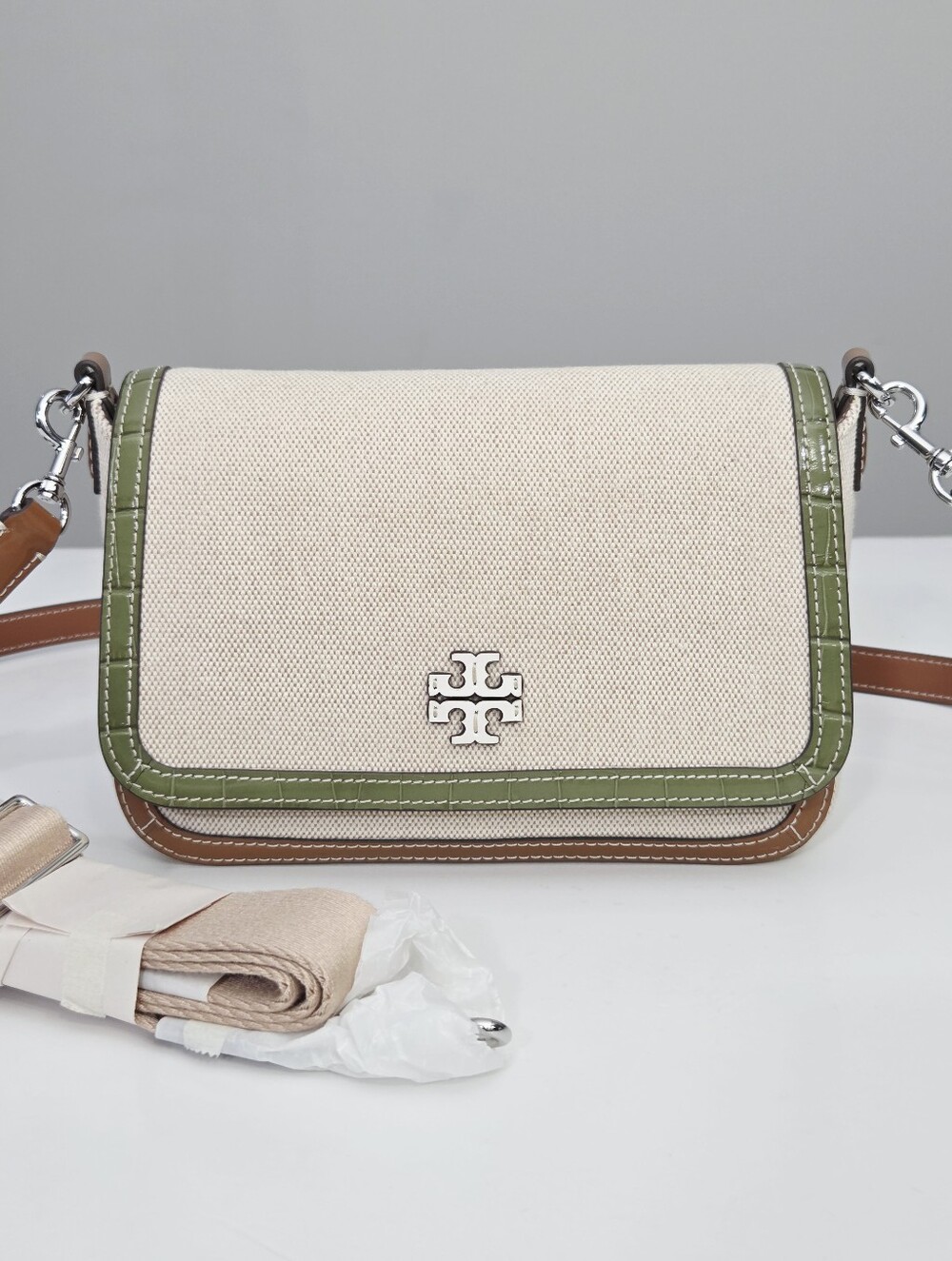 EXCELLENT TORY BURCH THEA WEB FLAP BAG